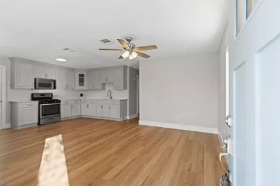 915 Avenue E, Rosenberg, TX 77471 - Photo 5