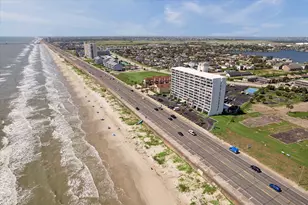7310 Seawall Blvd, Galveston, TX 77551 - Photo 3