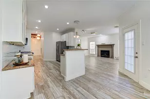 1115 Enclave Square E, Houston, TX 77077 - Photo 7