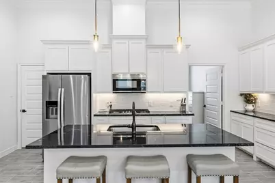 513 Little Spring Court, Anahuac, TX 77514 - Photo 7