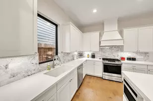 3510 Huntsford Dr, Houston, TX 77008 - Photo 7