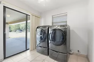 5902 McCullough St, Baytown, TX 77521 - Photo 9