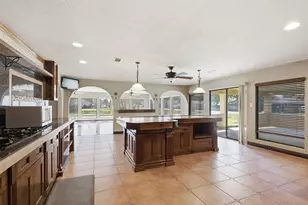 5902 McCullough St, Baytown, TX 77521 - Photo 5