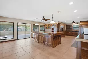 5902 McCullough St, Baytown, TX 77521 - Photo 5