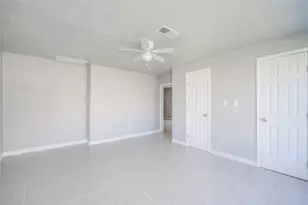 7318 Dahlia St, Houston, TX 77012 - Photo 3