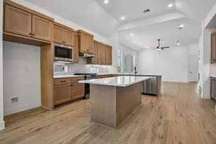 18074 Brennie Bird Ln, Conroe, TX 77302 - Photo 9