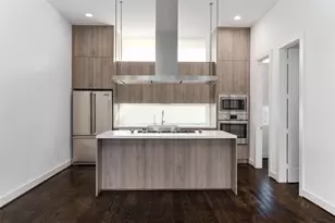 5857 E Post Oak Ln, Houston, TX 77055 - Photo 1