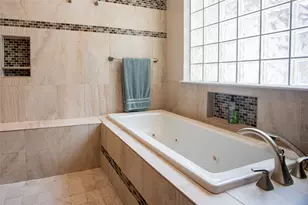 7515 Kings River Dr, Houston, TX 77346 - Photo 9