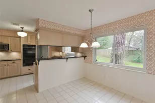 19518 Alinawood Dr, Humble, TX 77346 - Photo 9