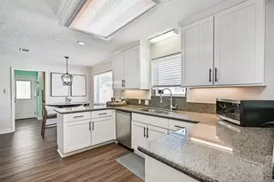 7 Park Ln, Galveston, TX 77551 - Photo 17