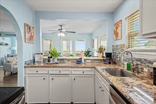 21319 Gulf Dr, Galveston, TX 77554 - Photo 9