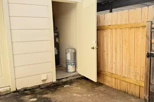 8101 Amelia Rd, Houston, TX 77055 - Photo 21