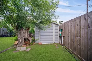 4915 Charnock Dr, Alvin, TX 77511 - Photo 21