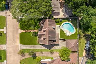 12514 Hazelwood Ln, Houston, TX 77077 - Photo 35