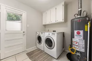12514 Hazelwood Ln, Houston, TX 77077 - Photo 15