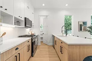 7444 Tremper St, Houston, TX 77020 - Photo 9
