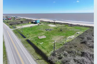 1220 Highway 87 Highway, Gilchrist, TX 77617 - Photo 3