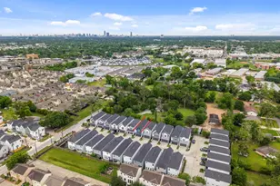 9018 Wellspring Dr, Houston, TX 77080 - Photo 25