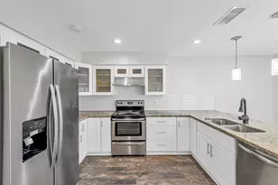 11516 Village Pl Dr, Houston, TX 77077 - Photo 11