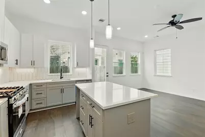 9902 Clark Road #J, Houston, TX 77076 - Photo 11