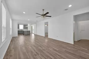 9906 Monarch Lndg Cv, Willis, TX 77318 - Photo 5