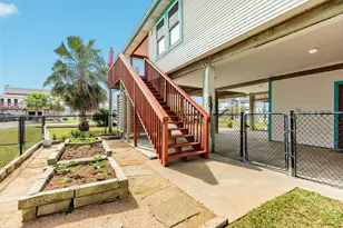 4127 Fort Bend Dr, Galveston, TX 77554 - Photo 7