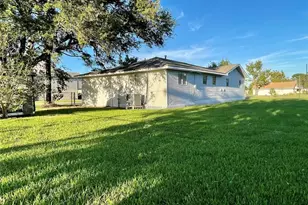 431 N 6th St, La Porte, TX 77571 - Photo 15