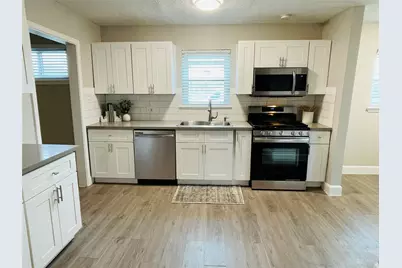 431 N 6th Street, La Porte, TX 77571 - Photo 5