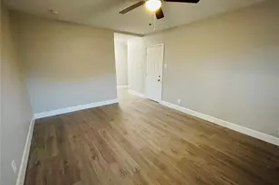 431 N 6th St, La Porte, TX 77571 - Photo 11