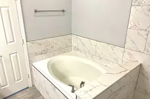 3116 Creek Bank Ln, Pearland, TX 77581 - Photo 11