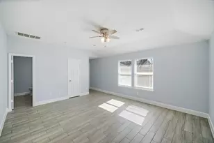 3116 Creek Bank Ln, Pearland, TX 77581 - Photo 17