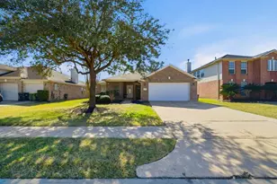 3116 Creek Bank Ln, Pearland, TX 77581 - Photo 3