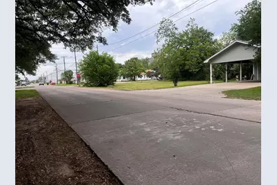 2308 8th St, Bay City, TX 77414 - Photo 9