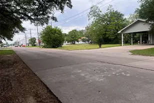 2308 8th St, Bay City, TX 77414 - Photo 9