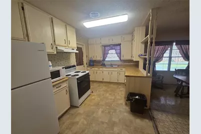 1216 Merchant Street, El Campo, TX 77437 - Photo 5