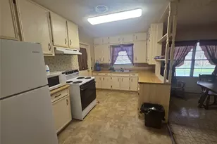 1216 Merchant St, El Campo, TX 77437 - Photo 5