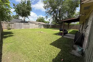 13915 Elkwood Dr, Houston, TX 77038 - Photo 21