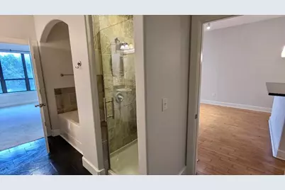 1901 Post Oak Boulevard #3215, Houston, TX 77056 - Photo 21