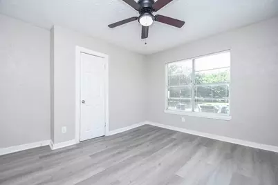 6024 Collingsworth Street #2, Houston, TX 77026 - Photo 11