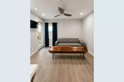 2211 Worthington Street, Dallas, TX 75204 - Photo 3