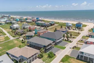870 Kahla Dr, Crystal Beach, TX 77650 - Photo 7