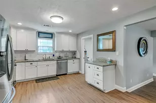 15410 San Jacinto St, Hamshire, TX 77622 - Photo 11