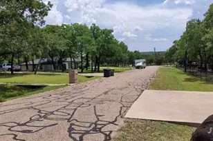 517 Shady Oaks Trail, Burleson, TX 76028 - Photo 3