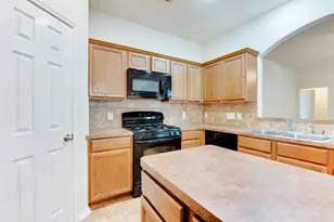 16014 Hidden Crest Dr, Houston, TX 77049 - Photo 11