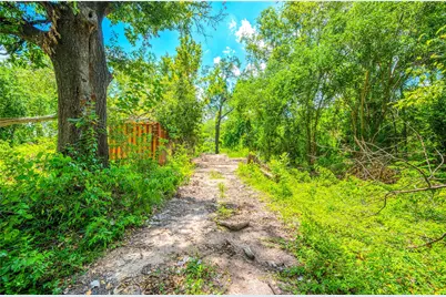 5505 T C Jester Blvd, Houston, TX 77091 - Photo 9