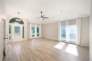 2327 Carriage Run E, Conroe, TX 77384 - Photo 5