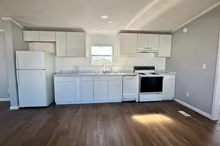 2529 Mcdonald Rd, Oyster Creek, TX 77541 - Photo 9