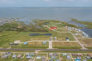 3927 Curlew Dr, Galveston, TX 77554 - Photo 1