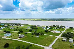 497 Arrowhead Dr, Palacios, TX 77465 - Photo 15