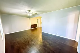 1608 Michael St, El Campo, TX 77437 - Photo 3